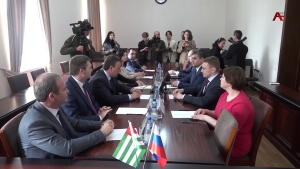 Между правительствами Абхазии и России подписано соглашение об избежании двойного налогообложения