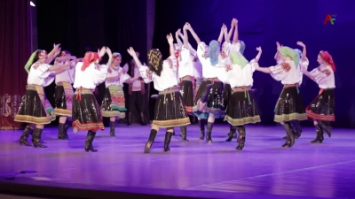 Государственный академический ансамбль народного танца на сцене Абхазской Госфилармонии