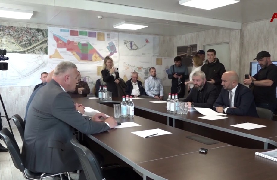 Министр туризма Астамур Логуа, и российская делегация осмотрели ход работ на пункте пропуска «Адлер»