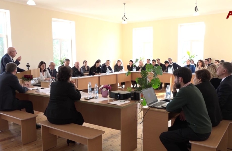 Память абхазского ученого Заура Шалашаа почтили на научной сессии в Сухуме