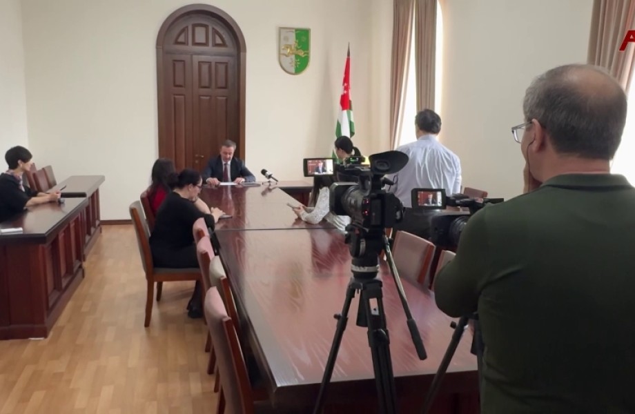 Владимир Делба провел брифинг, на котором рассказал о предстоящем Международном экономическом форуме