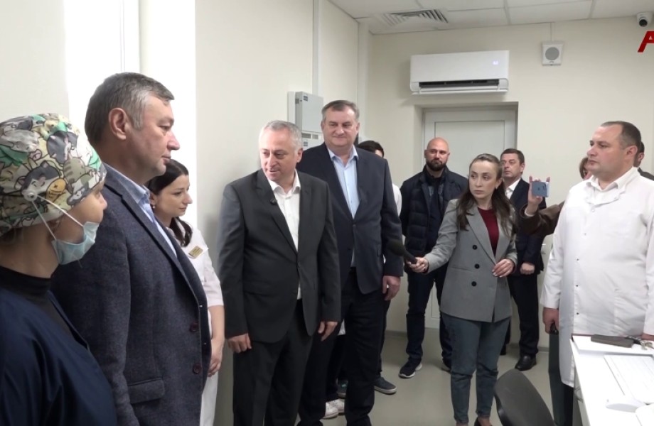 Первые операции с использованием ангиографа провели в республиканском сосудистом центре