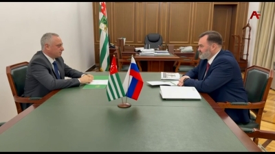 Бадра Гунба принял ректора Мастерской управления «Сенеж» Андрея Бетина