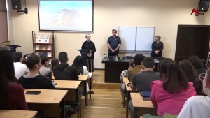 В АГУ прошла встреча со студентами, где говорили о работе по поиску пропавших без вести в ОВНА