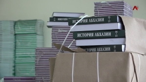 Более 13 тысяч учебников будут переданы Министерством просвещения отделам образования районов