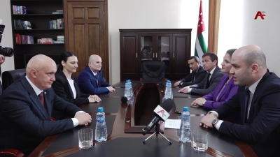 Делегации Верховных судов России и Южной Осетии прибыли в Абхазию