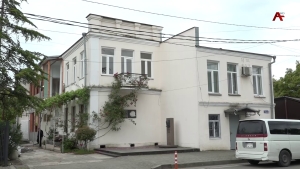 Жәларбжьаратәи амузеиқәа рымш аҽны Д. Гәлиа илитература- мемориалтә музеи даҭааит Бадра Гәынба
