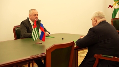 Президент Абхазии Бадра Гунба принял депутата Государственной Думы России Казбека Тайсаева