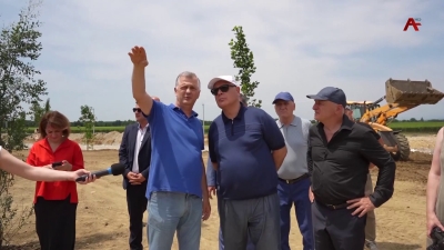 Президент Аслан Бжания проинспектировал строительство винного завода в селе Лабра