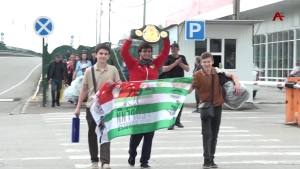 Абхазский боксер Давид Амичба вернулся на Родину после победы в Таиланде