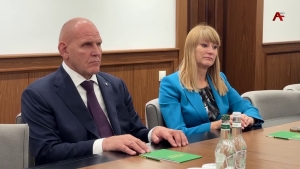 Б. Гунба принял почетных гостей - сенатора Александра Карелина и депутата Госдумы Светлану Журову