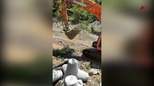 В селе Мархяул Гулрыпшского района завершены работы по расчистке русла реки Почтагал