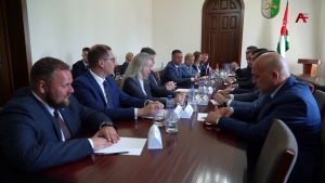 Вопросы развития двустороннего сотрудничества обсудили Владимир Делба и Михаила Ведерников