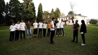 Сара исылшоит. Алмас Анқәаб