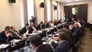 Возрастной ценз для кандидатов в президенты, и депутаты не изменится