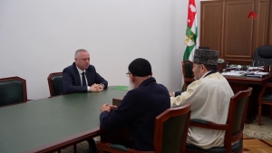Б.Гунба принял Председателя Духовного управления мусульман КЧР, муфтия Мухаммада-Хаджи Эркенова