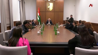 При президенте Абхазии будет создан Совет молодых ученых