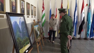 Выставка картин художника Г. Барциц прошла в Министерстве обороны