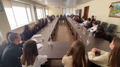 В связи с предстоящими выборами президента РФ, в АГУ прошел круглый стол с участием студентов