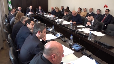 Жәлар реизара аҟны Кан Кәарҷиа идепутаттә кьымсра ихыхразы апрокурор инашьҭымҭа иадымгылеит